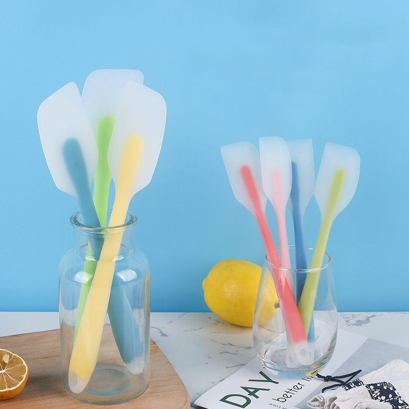 2 サイズの柔軟なシリコンスクレーパー、耐熱性、焦げ付き防止 - Kitchen Gadgets You Must Have のレビューと価格